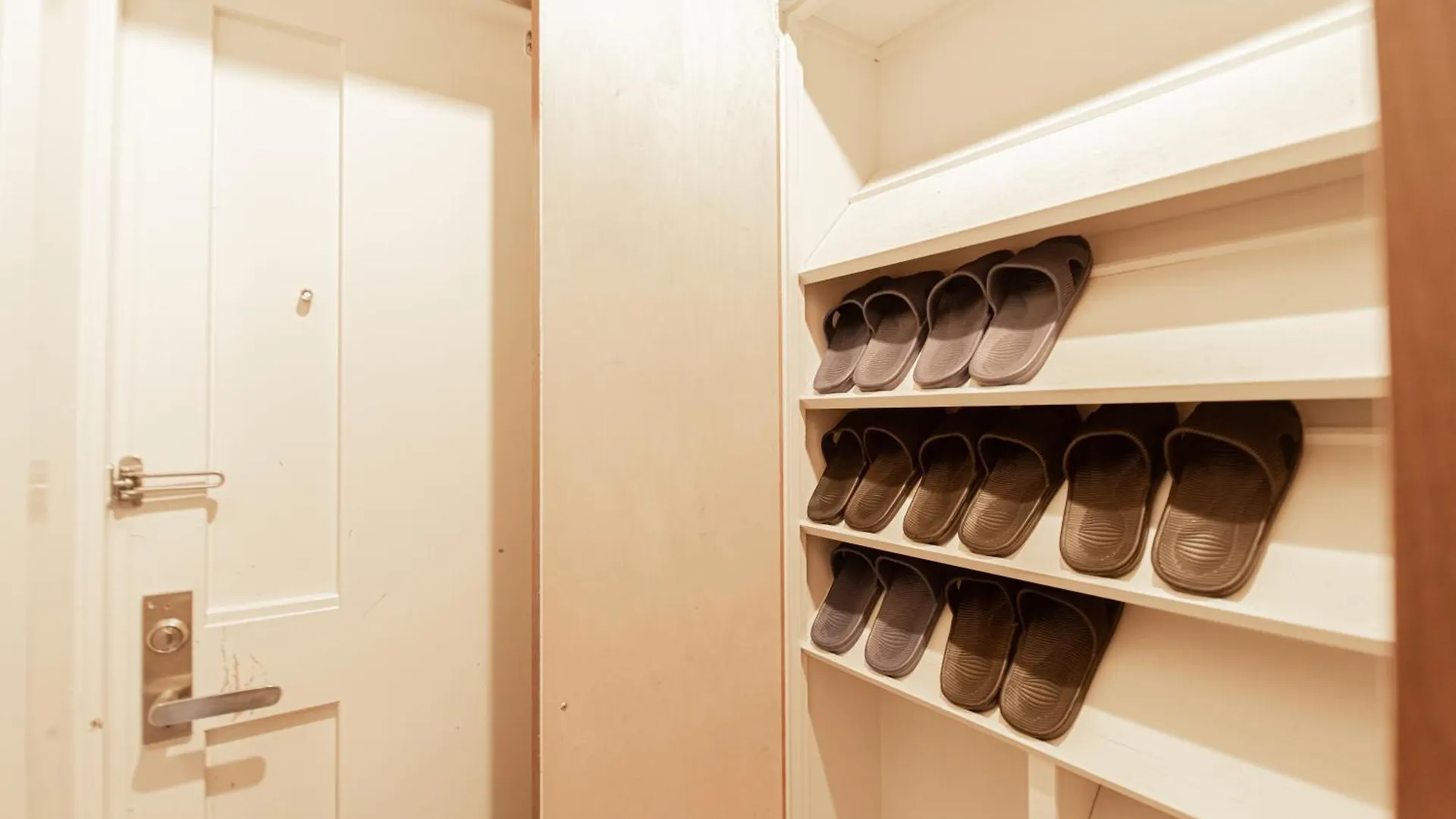 Apartment Z7全新装修套房3室2厅 新宿2站4分钟,Max 8P-Spacious,3Rooms Near Shinjuku Tokyo Japan